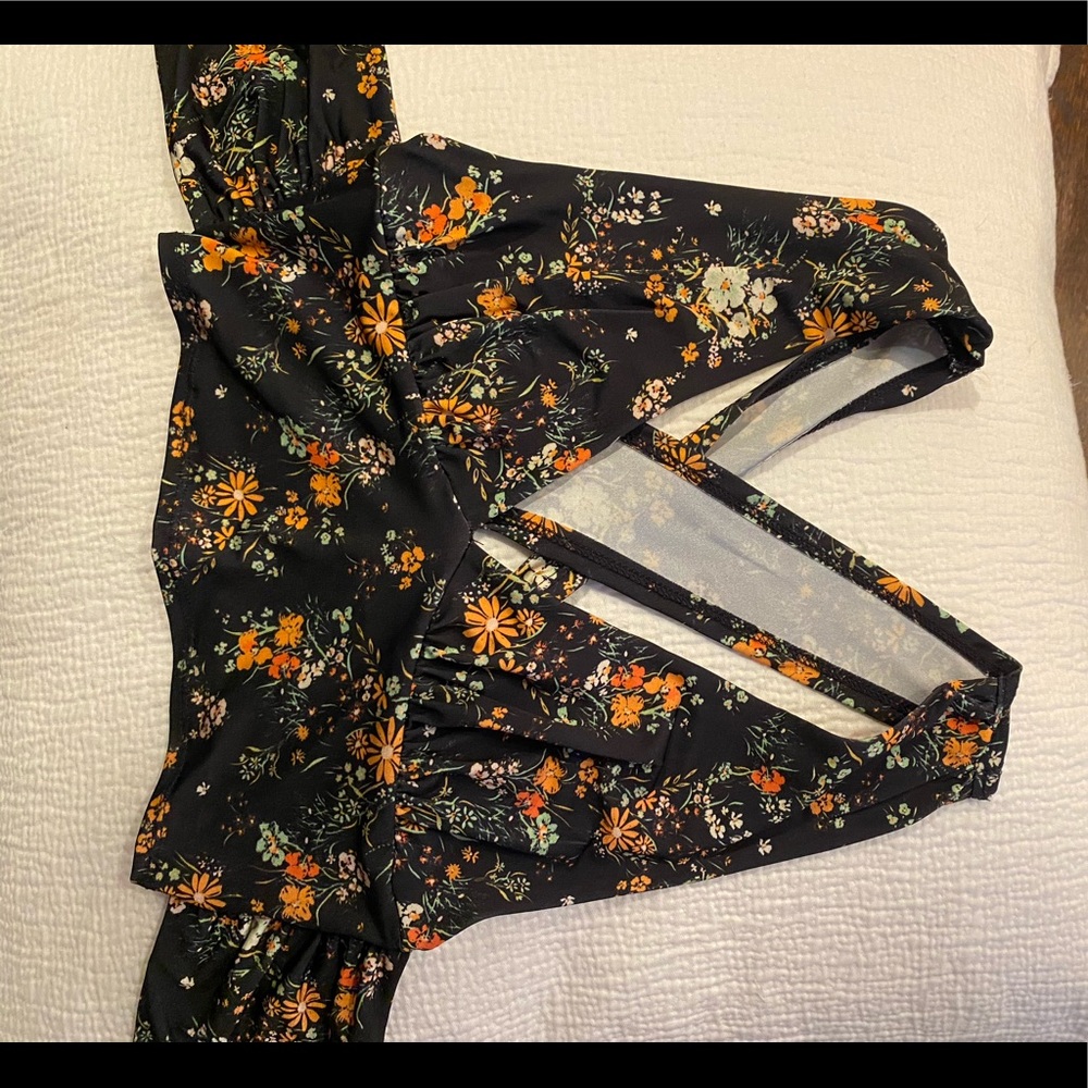 Urban outfitters halter top-like top- xs